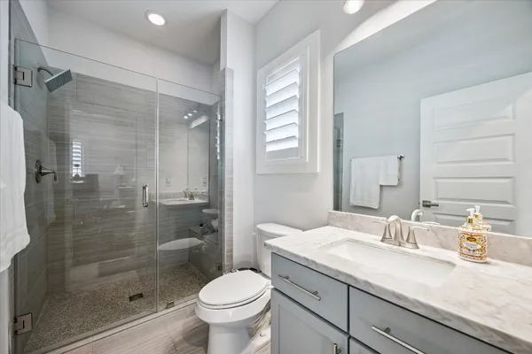 $578,500 | 1047 West 17th Street, Houston, TX 77008