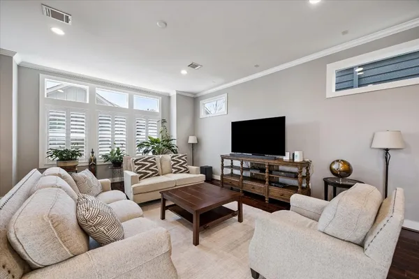 $578,500 | 1047 West 17th Street, Houston, TX 77008