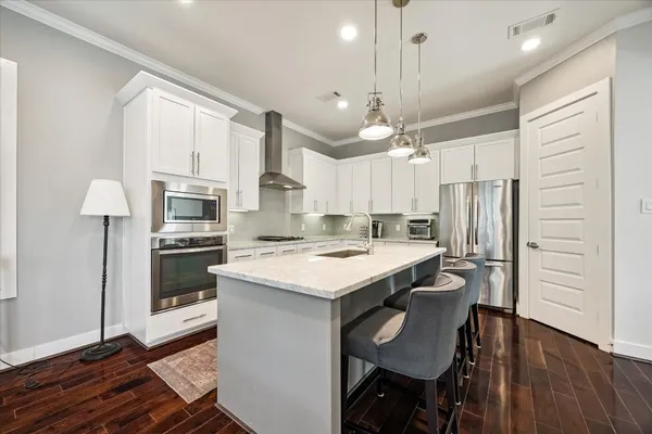 $578,500 | 1047 West 17th Street, Houston, TX 77008