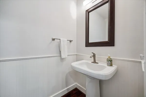 $578,500 | 1047 West 17th Street, Houston, TX 77008