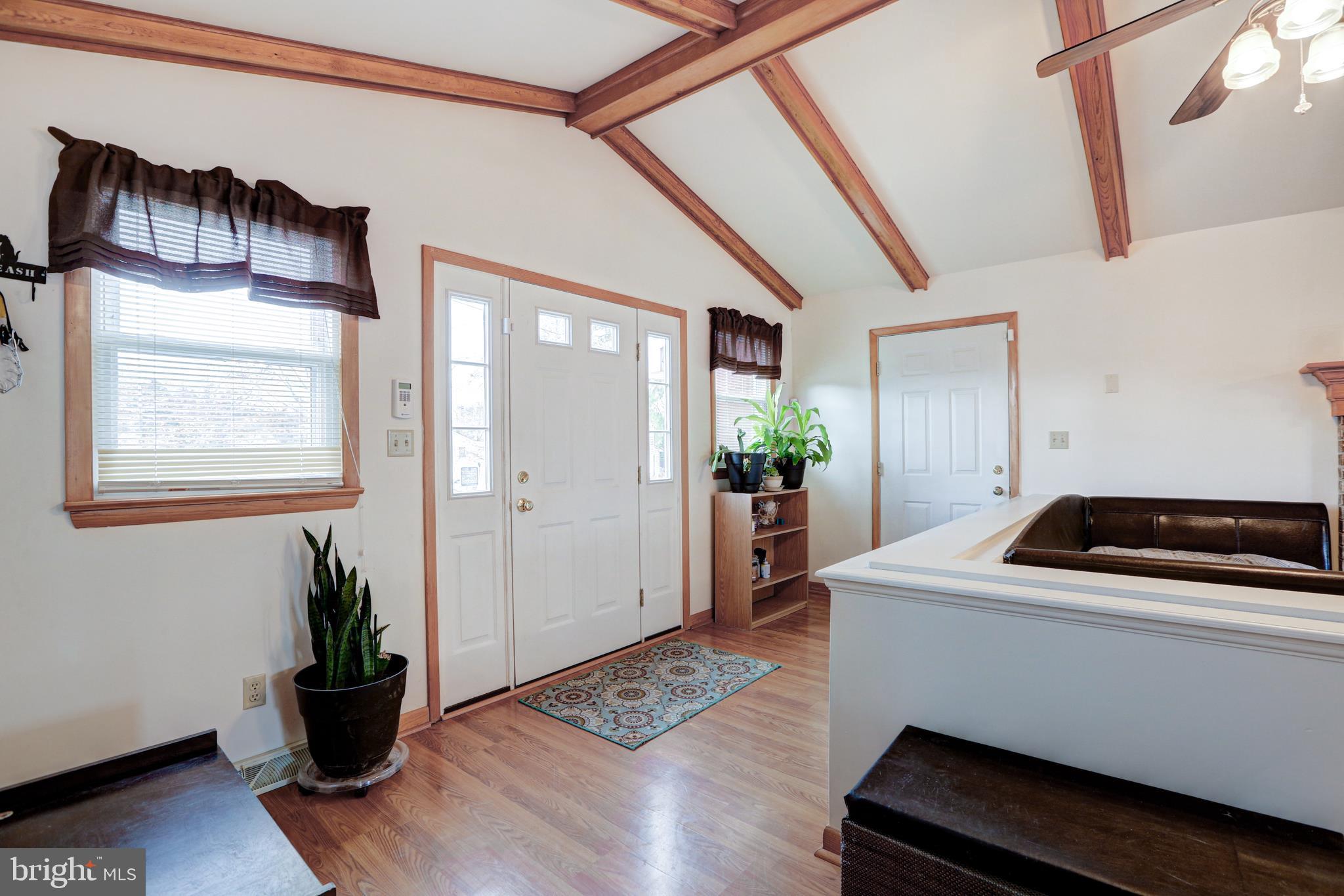 12 Jefferson Road Pennsville, NJ 08070 - Photo 30 of 63 a room with furniture and potted plant