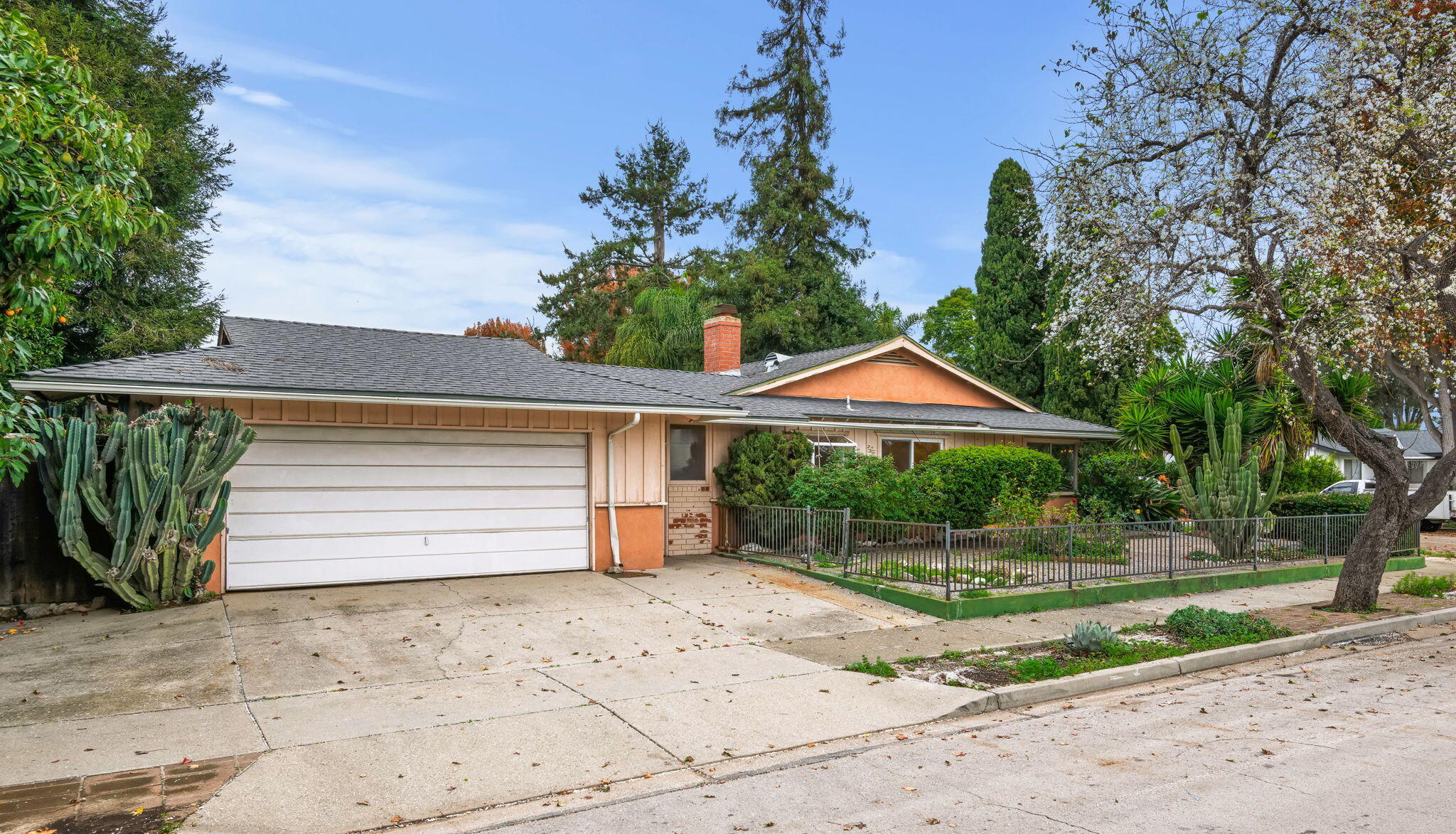 53 Walnut Lane Santa Barbara, CA 93111 - Photo 29 of 29 29 - Garage