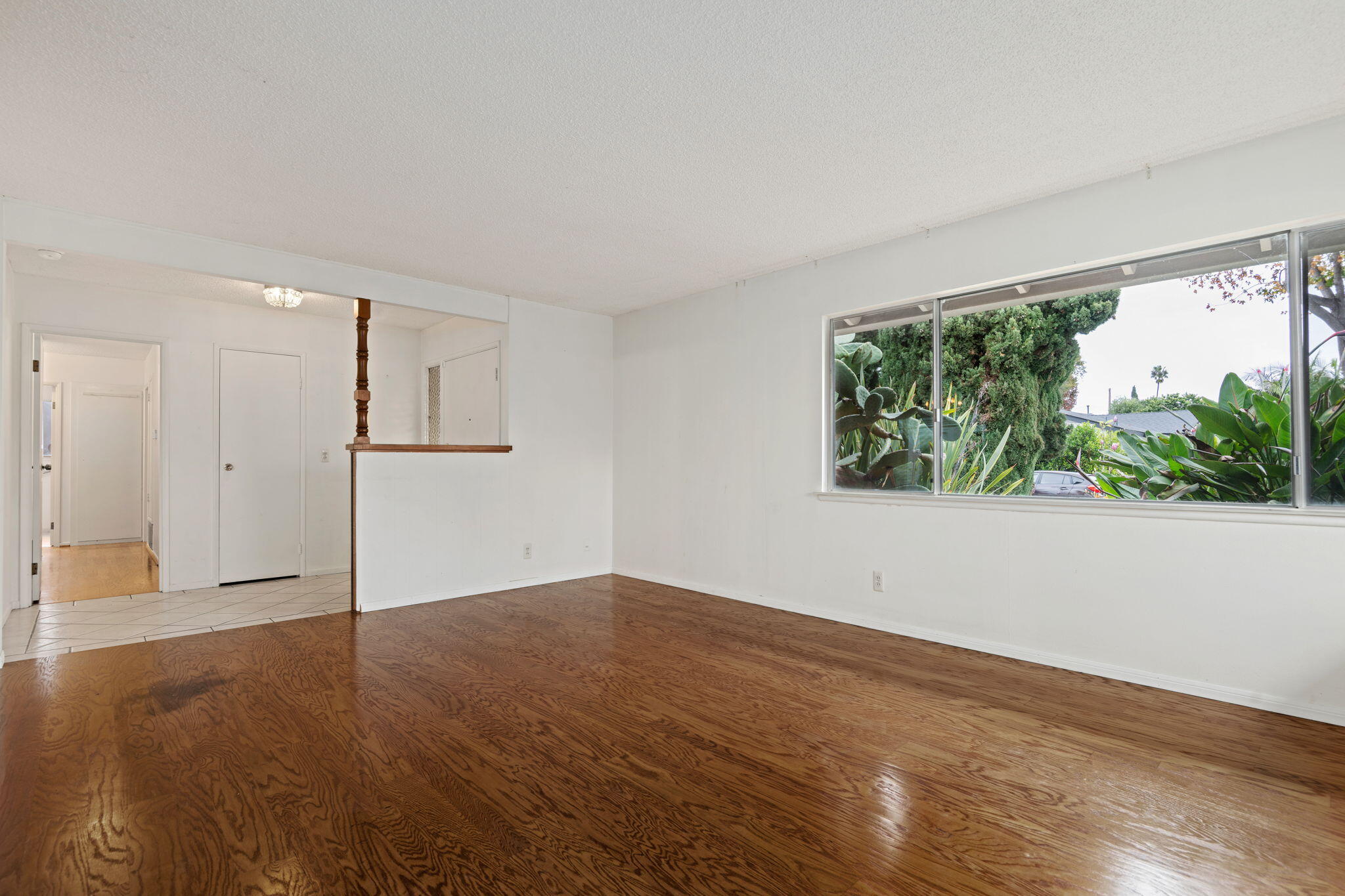 53 Walnut Lane Santa Barbara, CA 93111 - Photo 8 of 29 07 - Living Room