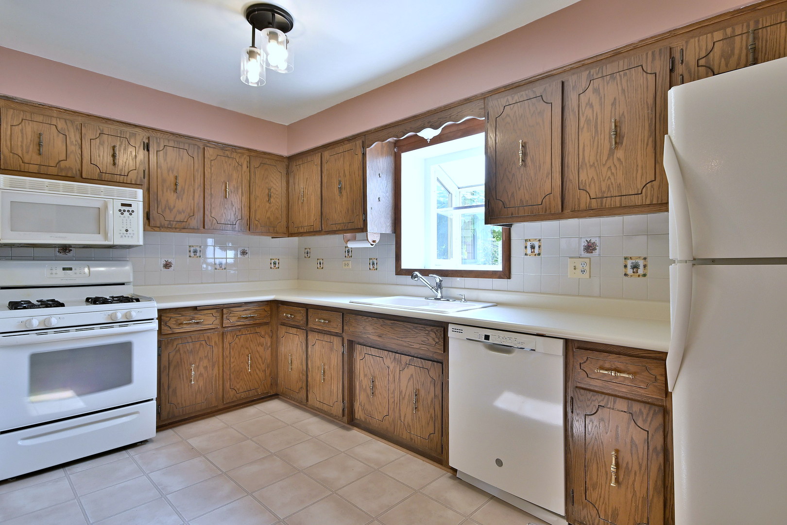 657 Sable Drive Addison, IL 60101 - Photo 8 of 27 Gallery Image 8