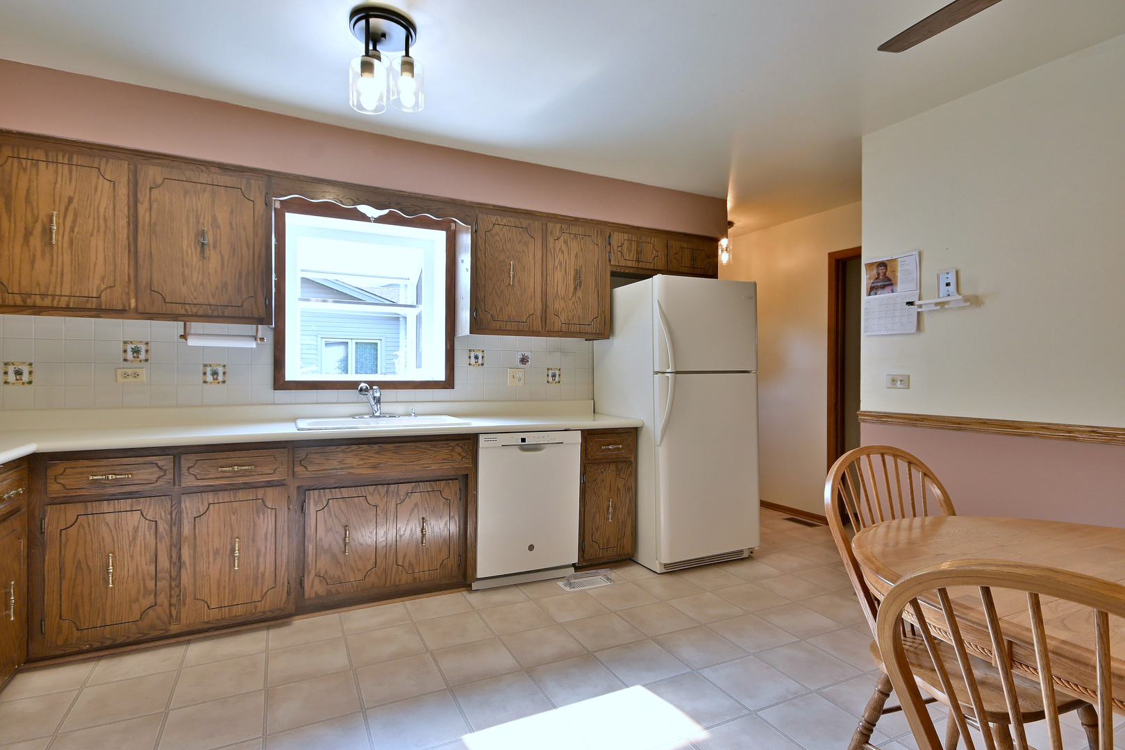 657 Sable Drive Addison, IL 60101 - Photo 10 of 27 Gallery Image 10