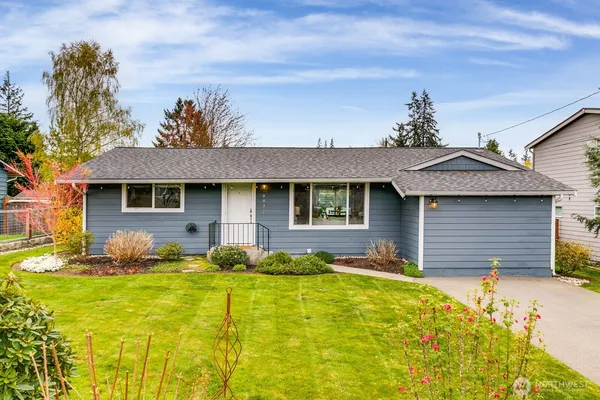 $799,950 | 8822 216th Street Southwest, Edmonds, WA 98026
