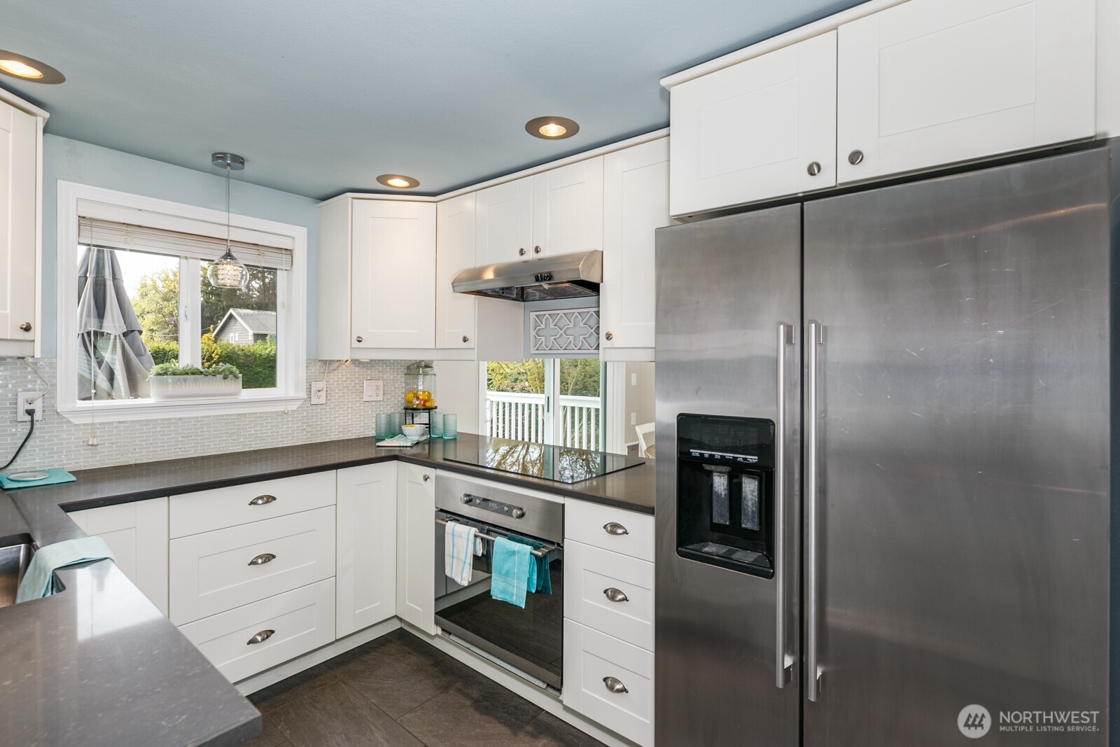 8822 216th Street Southwest Edmonds, WA 98026 - Photo 7 of 24