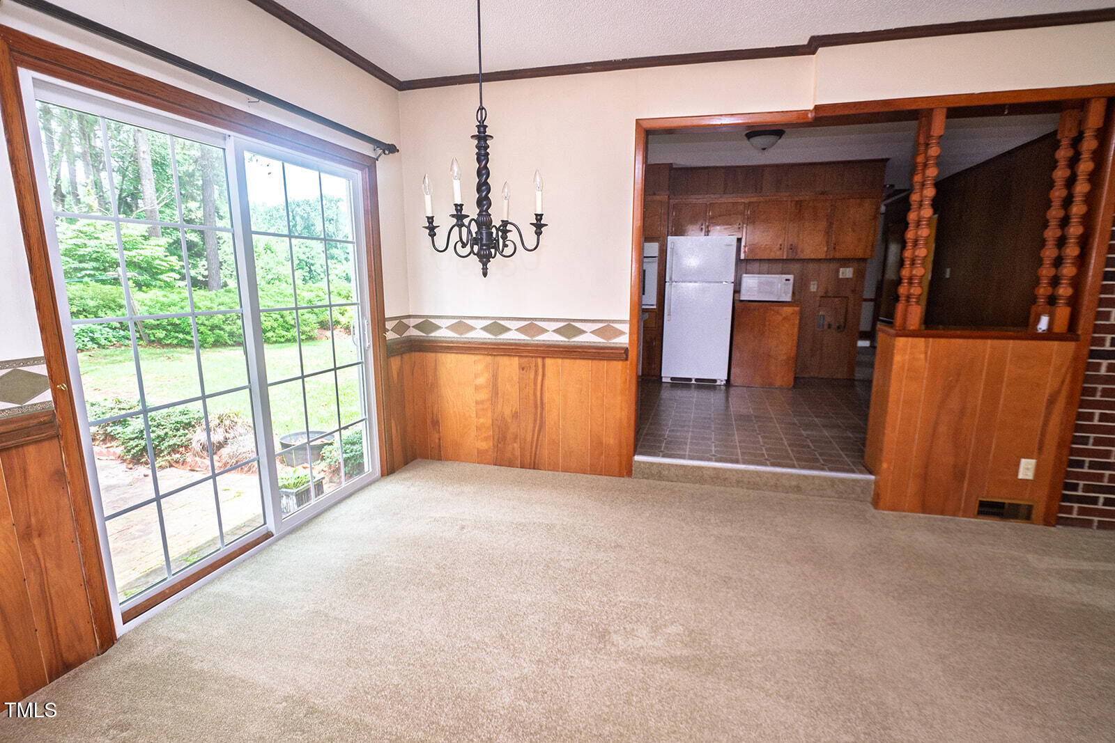 205 North Augusta Avenue Benson, NC 27504 - Photo 7 of 22 an empty room with windows and closet