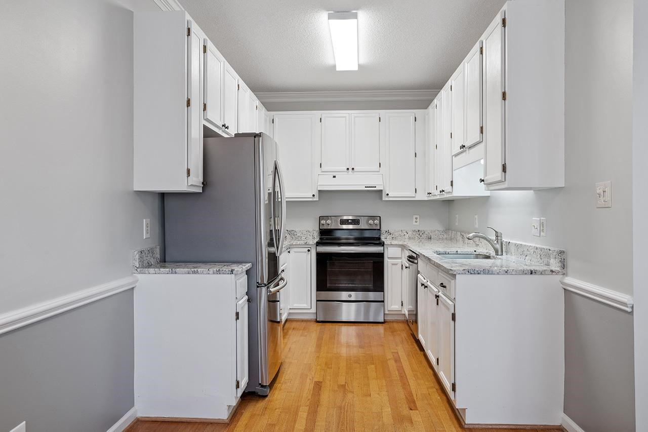 3715 Carnegie Lane Raleigh, NC 27612 - Photo 15 of 37 Hardwood Floors