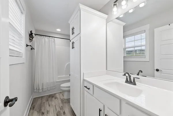 $299,900 | 205 Maple Street, Adams, TN 37010