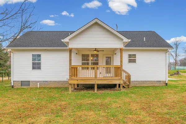 $299,900 | 205 Maple Street, Adams, TN 37010