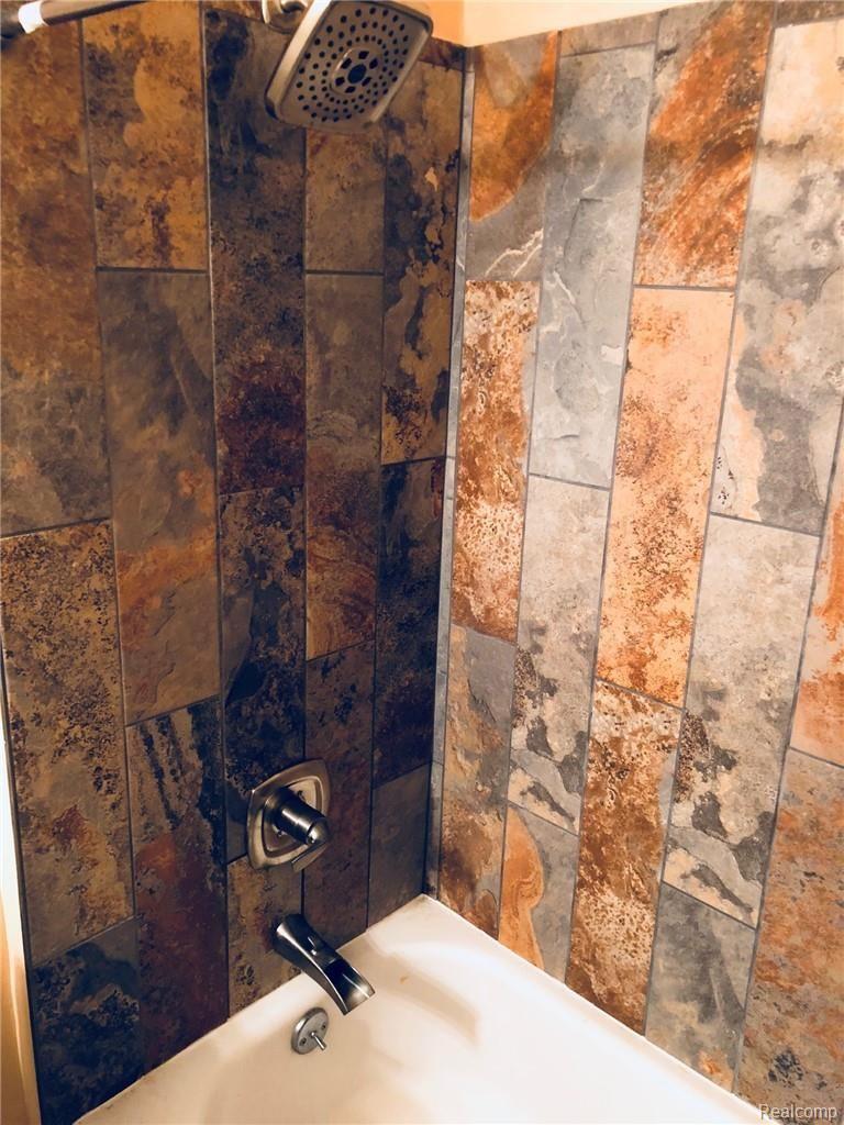 30445 West 14 Mile Road, Unit 68 Farmington, MI 48334 - Photo 16 of 17 IMG_8818.jpg