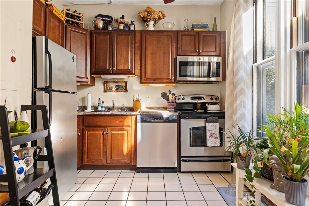 173 Congdon Street, Unit 1 Providence, RI 02906 - Photo 10 of 28 Gallery Image 10