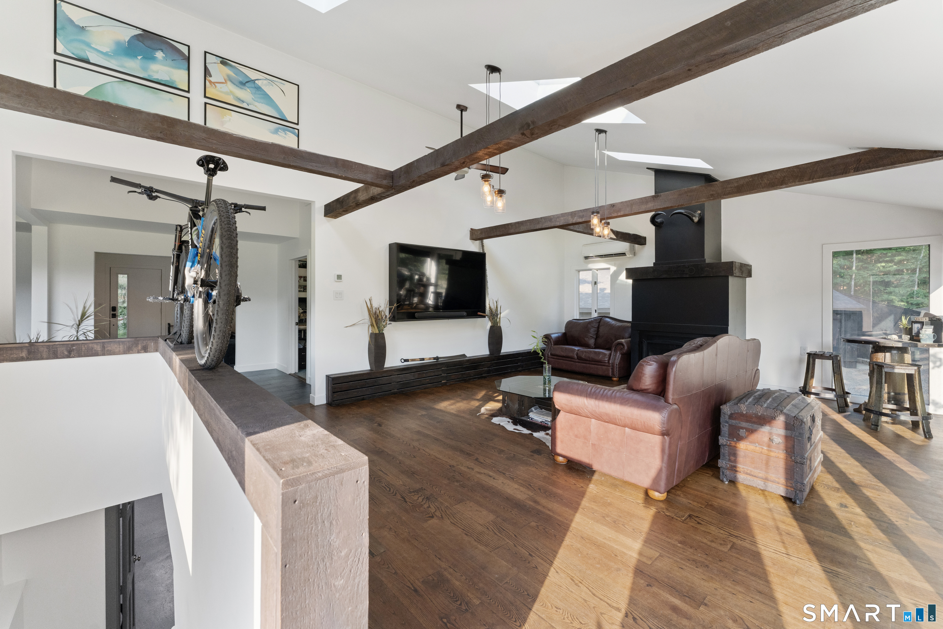 564 Hubbard Road Killingly, CT 06239 - Photo 7 of 40