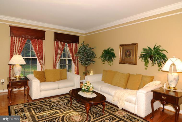7540 Pindell School Road Fulton, MD 20759 - Photo 24 of 30 Living Room