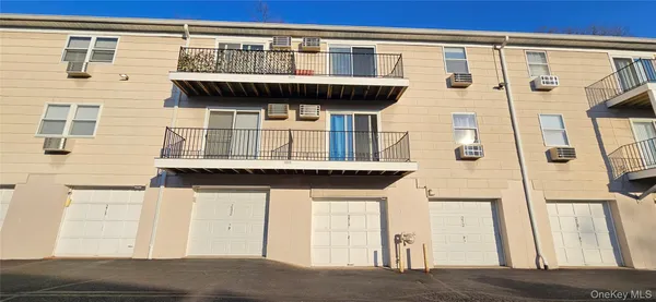 $2,800 | 276 Parkside Drive, Suffern, NY 10901