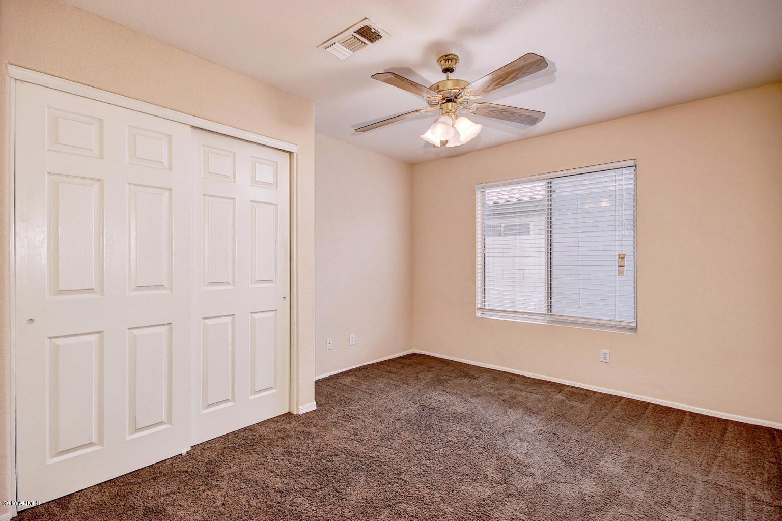 886 West Bruce Avenue Gilbert, AZ 85233 - Photo 12 of 29 20161101161223991380000000-o