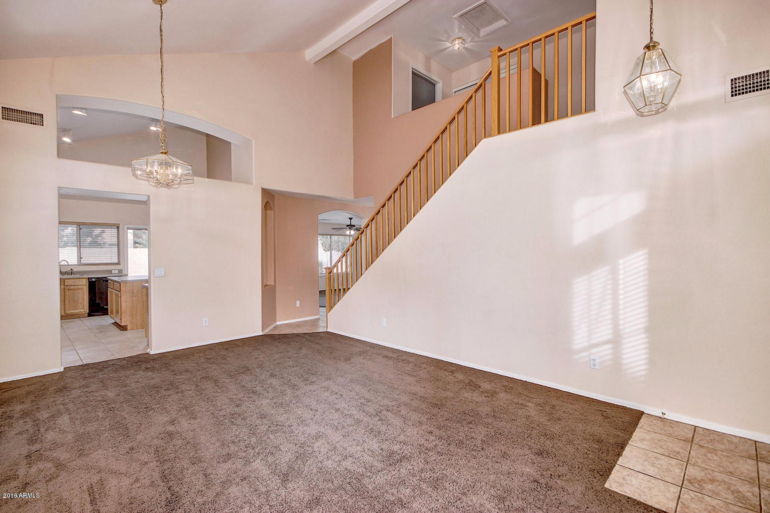 886 West Bruce Avenue Gilbert, AZ 85233 - Photo 4 of 29 20161101161140604593000000-o