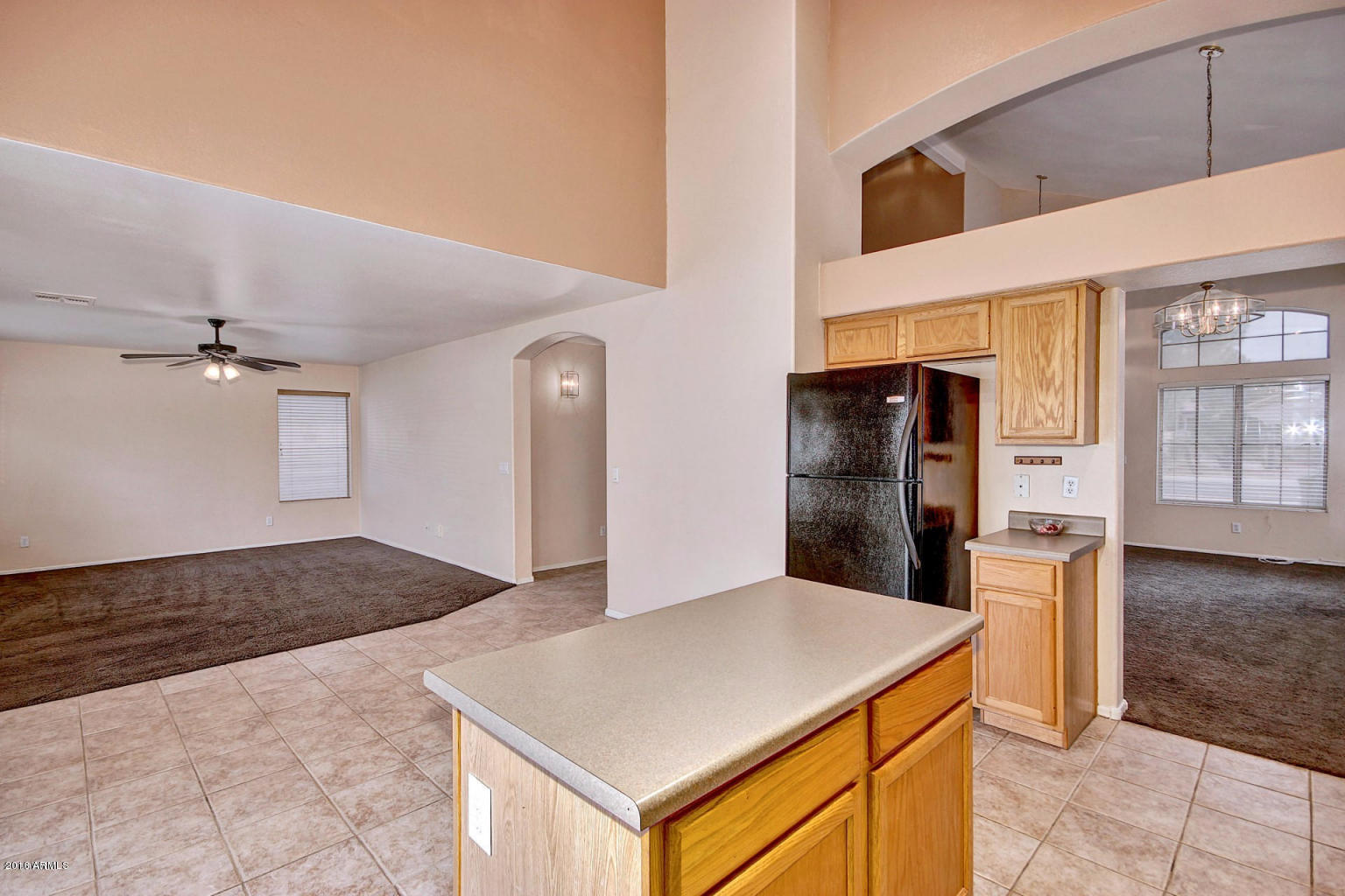 886 West Bruce Avenue Gilbert, AZ 85233 - Photo 7 of 29 20161101161206702580000000-o