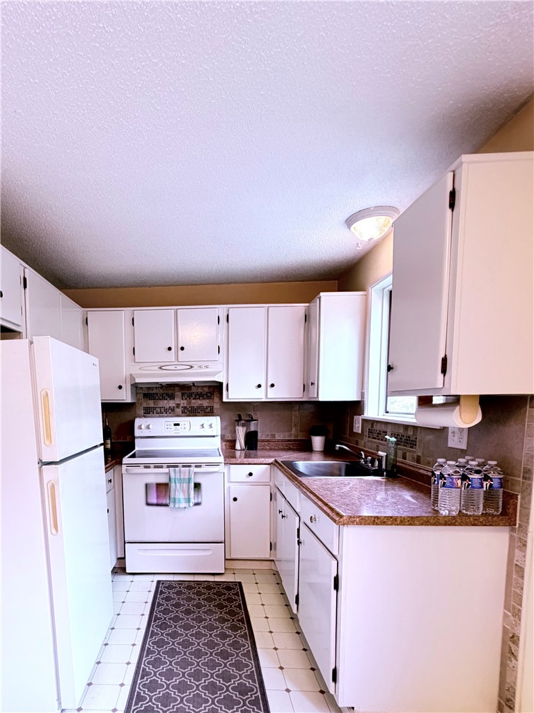 1078 Mt Hope Avenue Rochester, NY 14620 - Photo 8 of 20 Kitchen