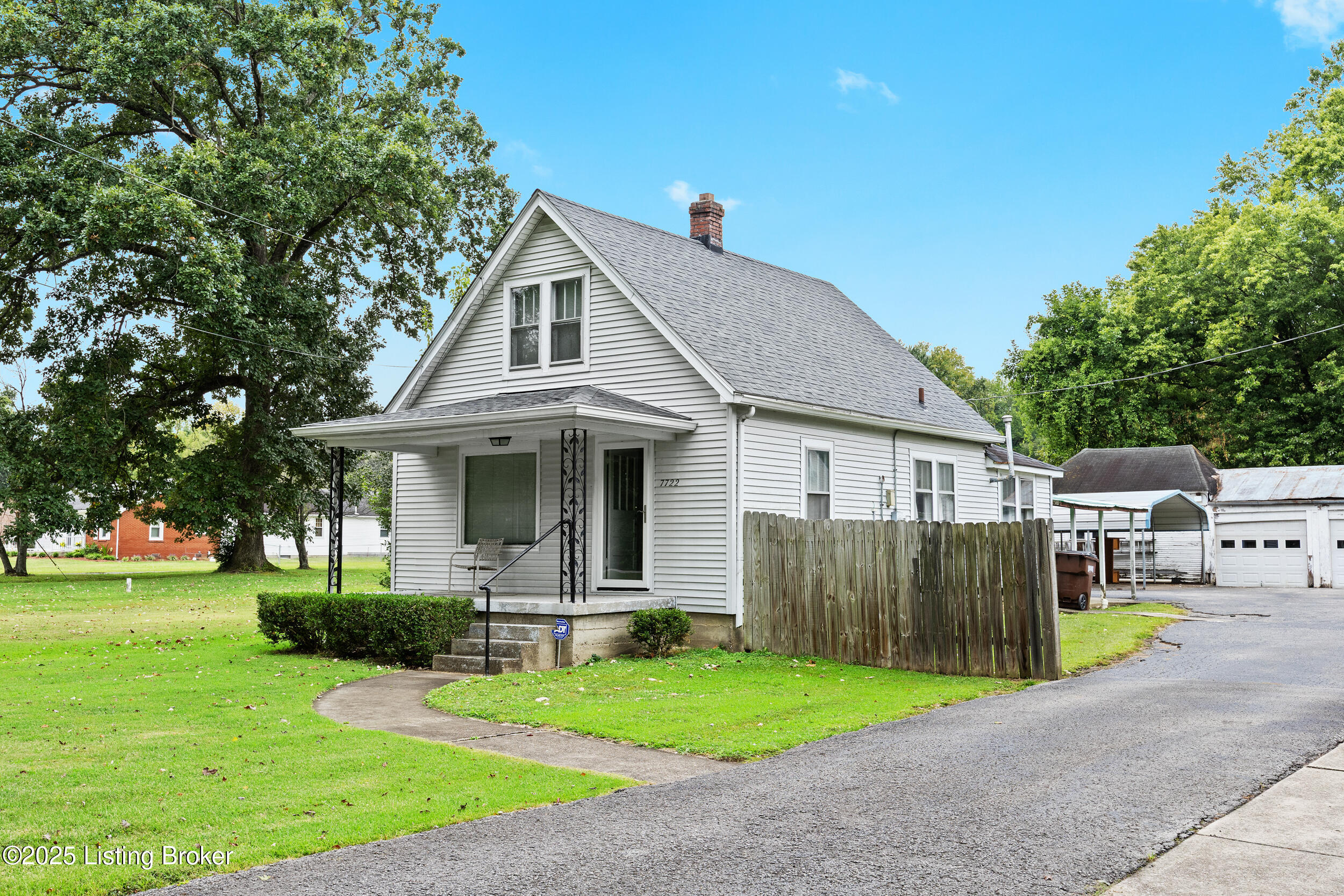 7722 3rd Street Road Louisville, KY 40214 - Photo 3 of 32 3
