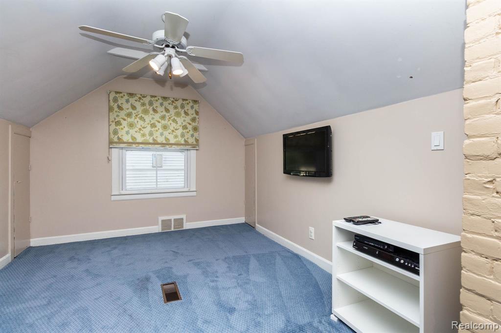 4237 Wakefield Road Berkley, MI 48072 - Photo 12 of 37