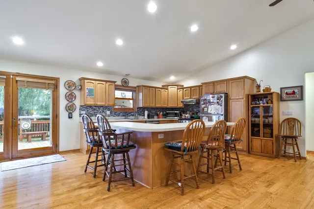 $350,000 | 3517 Glen Flora Avenue, Gurnee, IL 60031