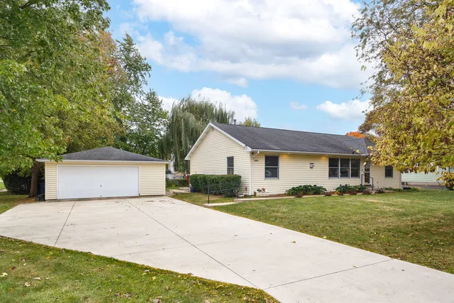 $350,000 | 3517 Glen Flora Avenue, Gurnee, IL 60031