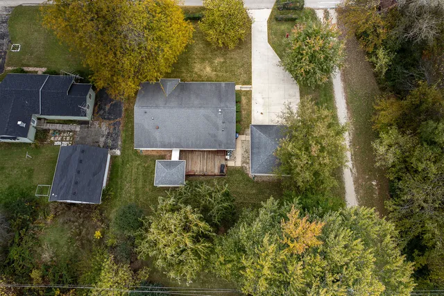 $350,000 | 3517 Glen Flora Avenue, Gurnee, IL 60031