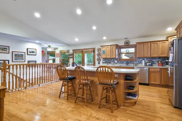 $350,000 | 3517 Glen Flora Avenue, Gurnee, IL 60031