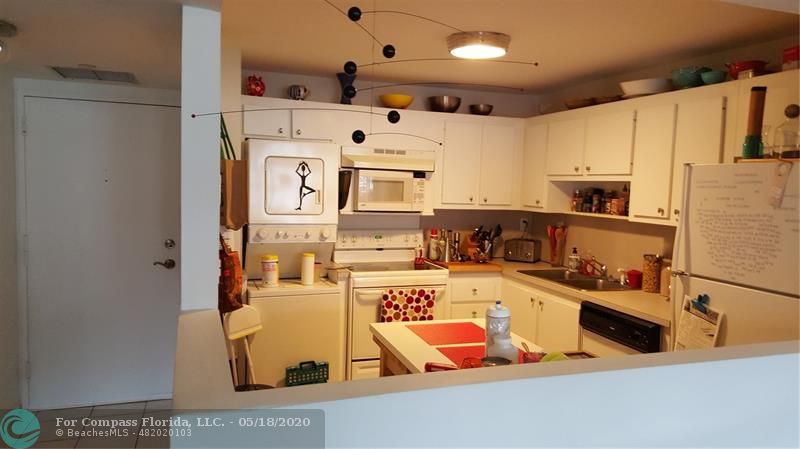 1865 Brickell Avenue, Unit A1502 Miami, FL 33129 - Photo 41 of 46