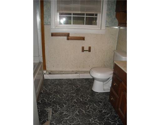 3224 West River Road Sidney, ME 04330 - Photo 12 of 17 Bathroom. Full bath