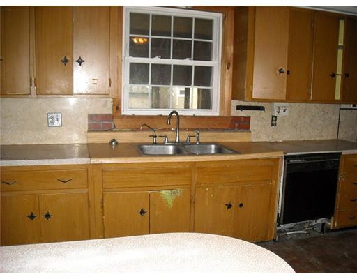 3224 West River Road Sidney, ME 04330 - Photo 2 of 17 Kitchen.