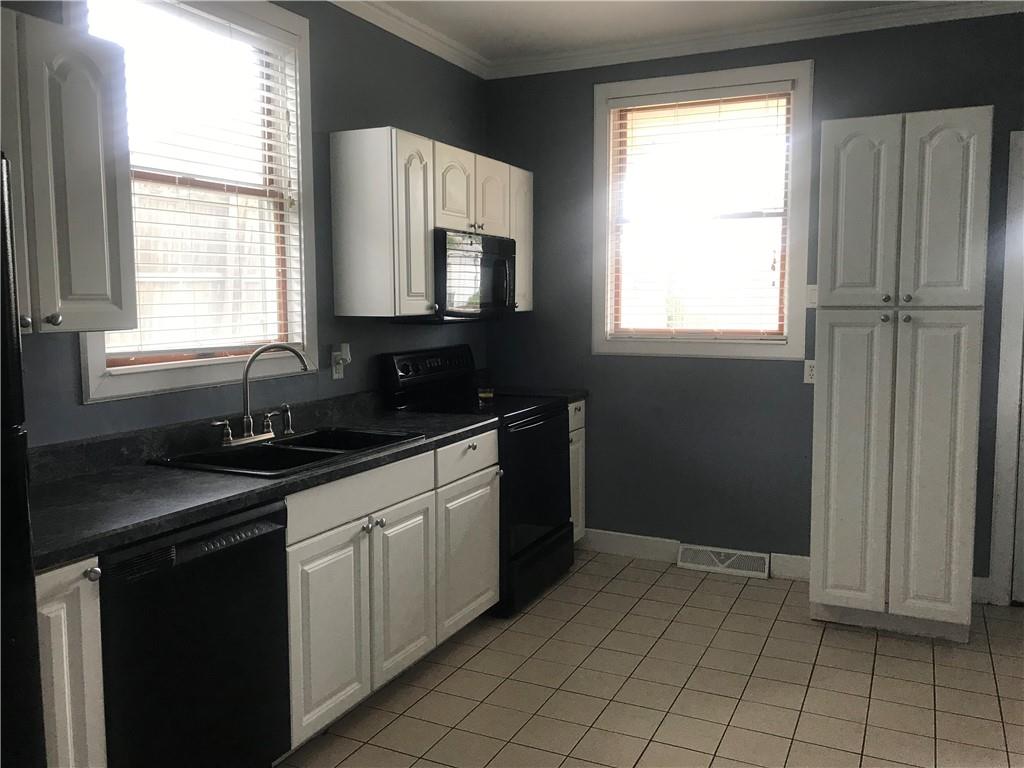 285 Jefferson Street Rochester, PA 15074 - Photo 4 of 23