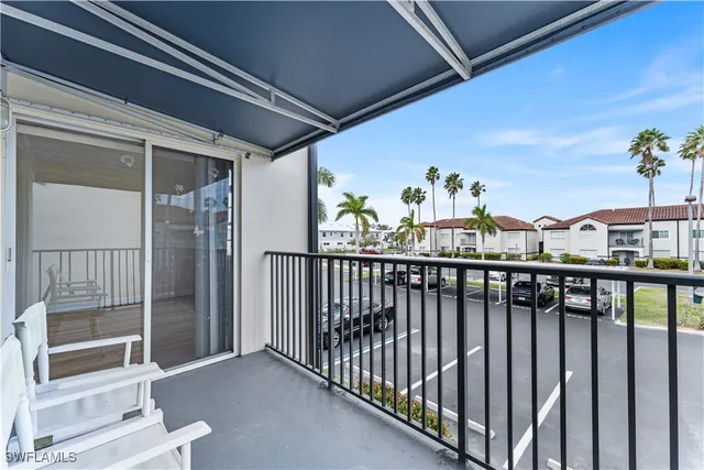 $160,000 | 3421 Winkler Avenue, Unit 410, Fort Myers, FL 33916