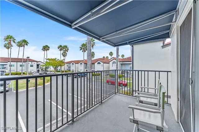 $160,000 | 3421 Winkler Avenue, Unit 410, Fort Myers, FL 33916