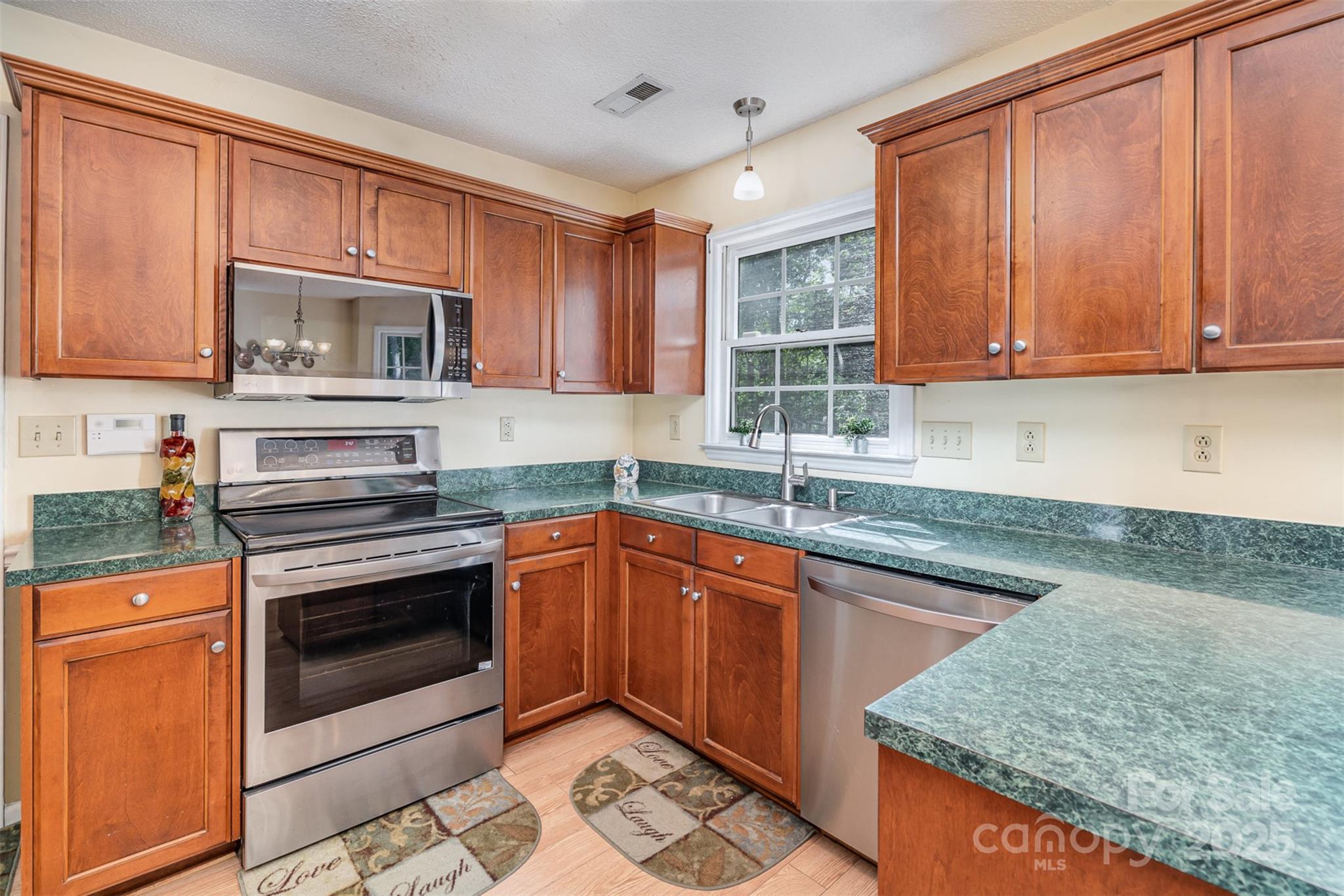 2512 Pimpernel Road Charlotte, NC 28213 - Photo 8 of 29 Gallery Image 8