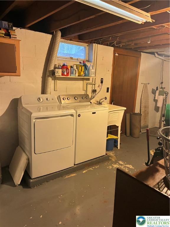 195 Bangor Junction Road Bangor, PA 18013 - Photo 15 of 16 a utility room with dryer and washer