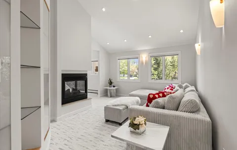 $2,475,000 | 5 Glen Hill Court, Dix Hills, NY 11746