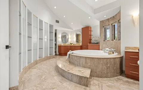 $2,475,000 | 5 Glen Hill Court, Dix Hills, NY 11746