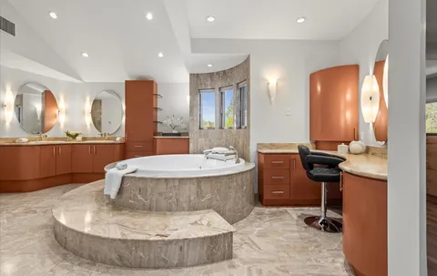 $2,475,000 | 5 Glen Hill Court, Dix Hills, NY 11746