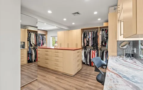 $2,475,000 | 5 Glen Hill Court, Dix Hills, NY 11746