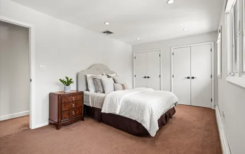 $2,475,000 | 5 Glen Hill Court, Dix Hills, NY 11746