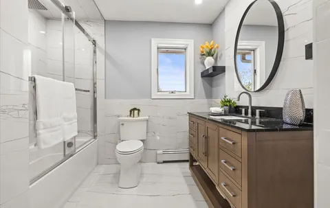 $2,475,000 | 5 Glen Hill Court, Dix Hills, NY 11746