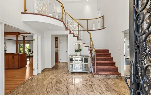 $2,475,000 | 5 Glen Hill Court, Dix Hills, NY 11746