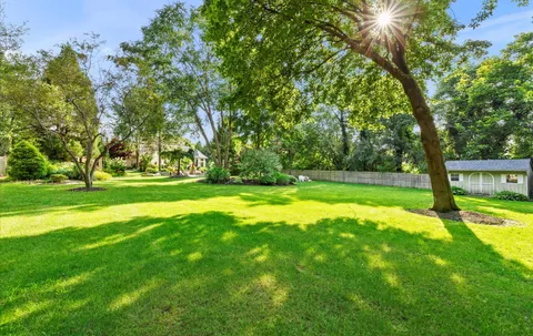 $2,475,000 | 5 Glen Hill Court, Dix Hills, NY 11746