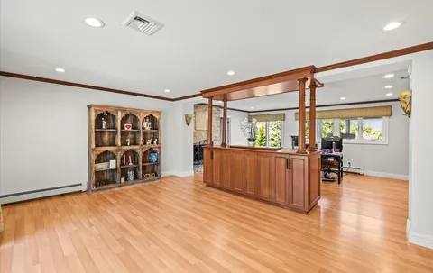 $2,475,000 | 5 Glen Hill Court, Dix Hills, NY 11746