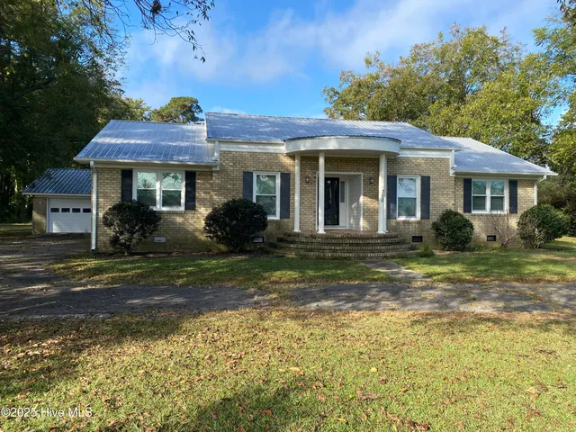 $1,600 | 380 A I Taylor Road, Richlands, NC 28574