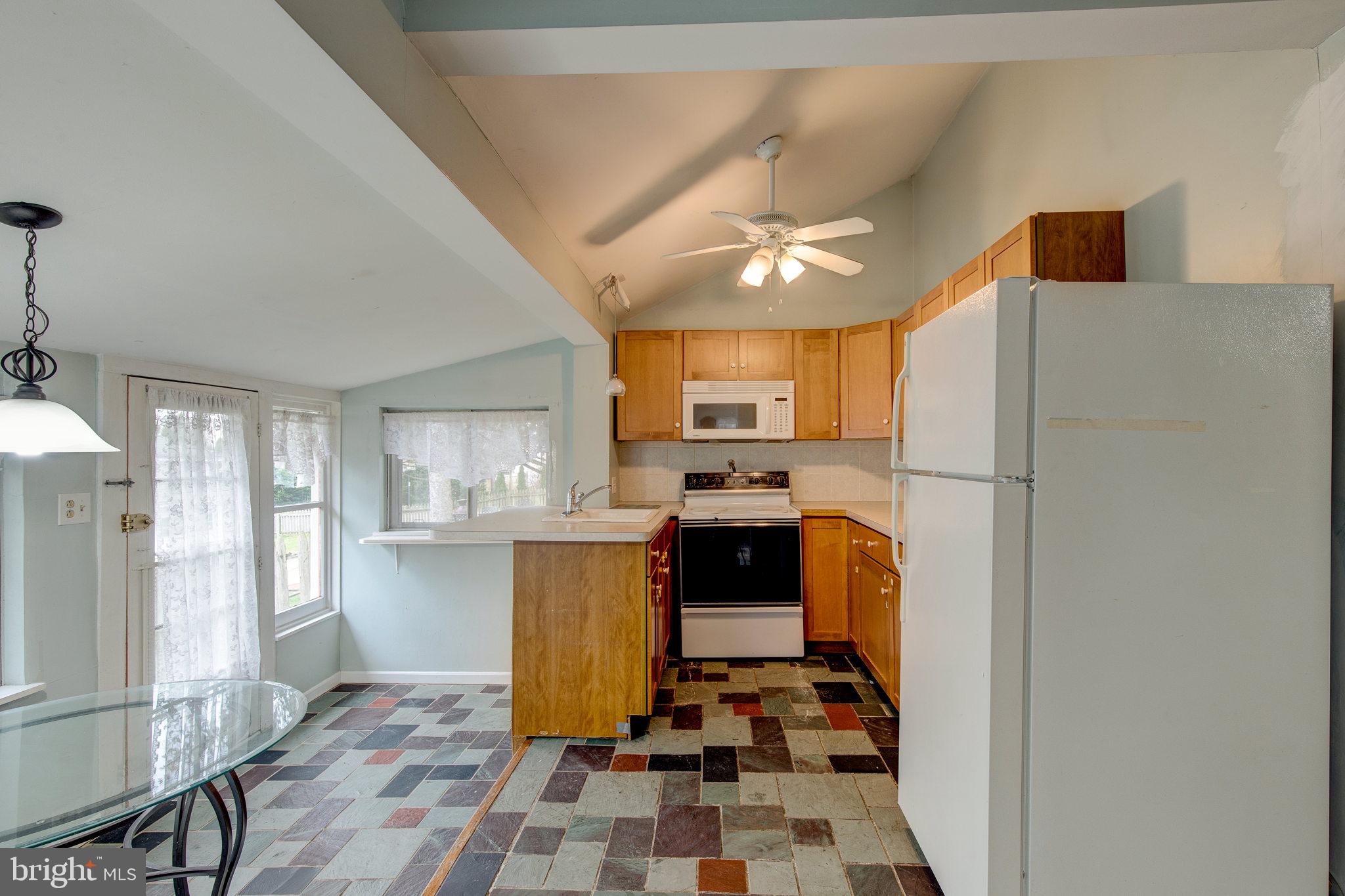 1002 Rutledge Avenue Phoenixville, PA 19460 - Photo 11 of 22 Kitchen & Breakfast room
