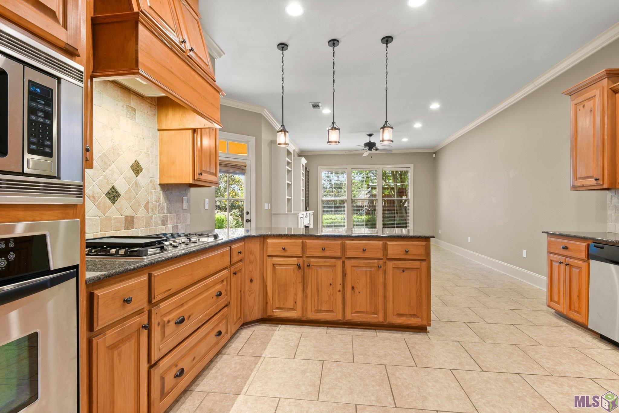 8873 Foxgate Drive Baton Rouge, LA 70809 - Photo 13 of 33 Gallery Image 13